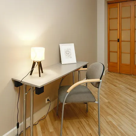 Families & Groups 4 Bedrooms 6 Guests