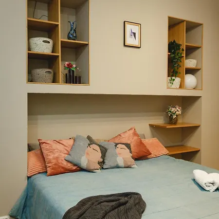 Families & Groups 4 Bedrooms 6 Guests * ריגה