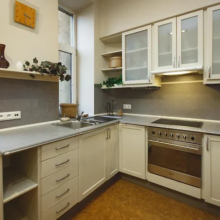 Families & Groups 4 Bedrooms 6 Guests * ריגה