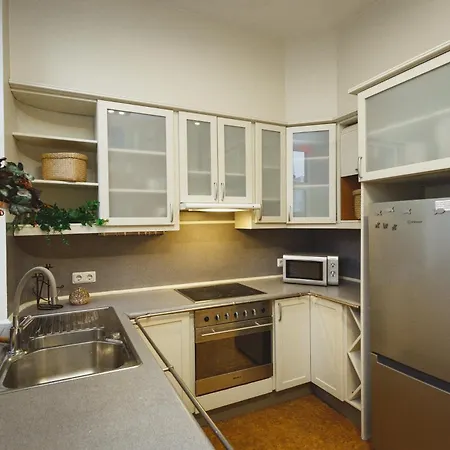 דירה Families & Groups 4 Bedrooms 6 Guests