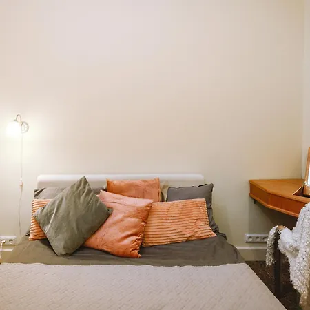 דירה Families & Groups 4 Bedrooms 6 Guests *