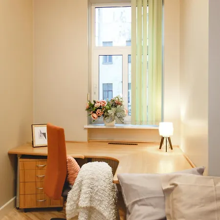 Families & Groups 4 Bedrooms 6 Guests